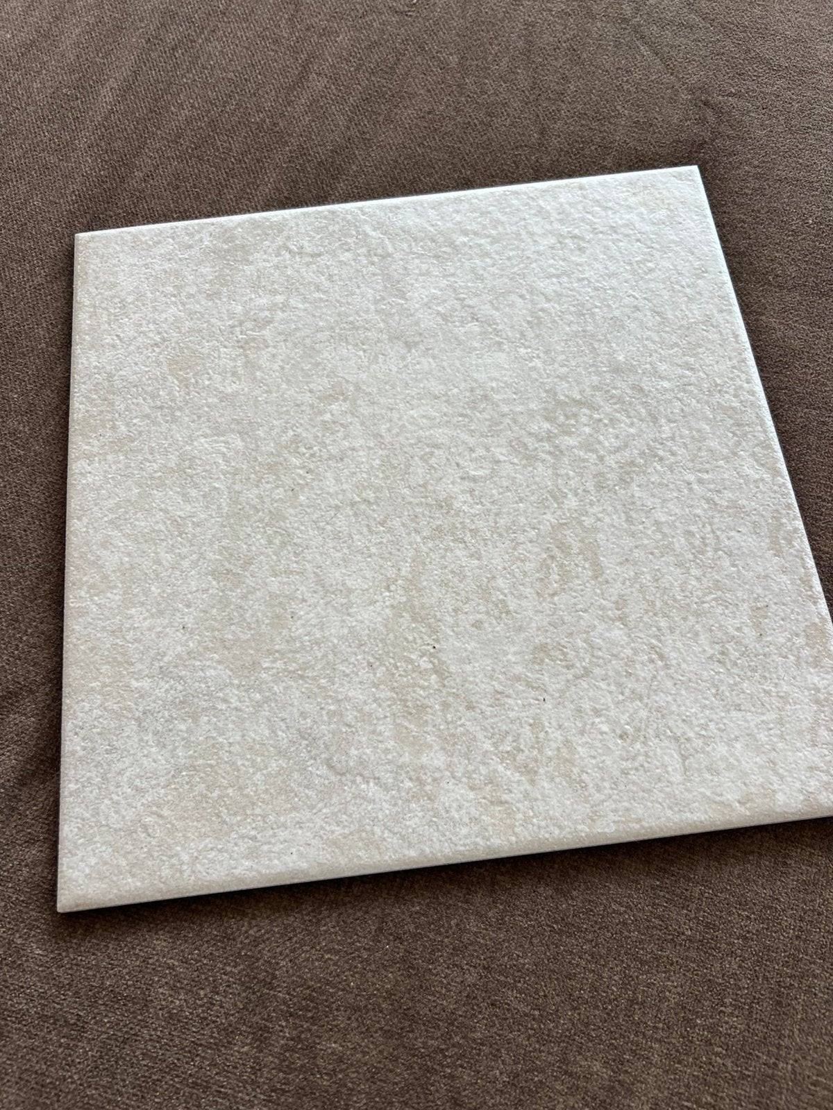 10 beige-wit gemeleerde tegels (vloertegels) 30x30 cm, Ophalen, Keramiek, Zo goed als nieuw, Minder dan 5 m²
