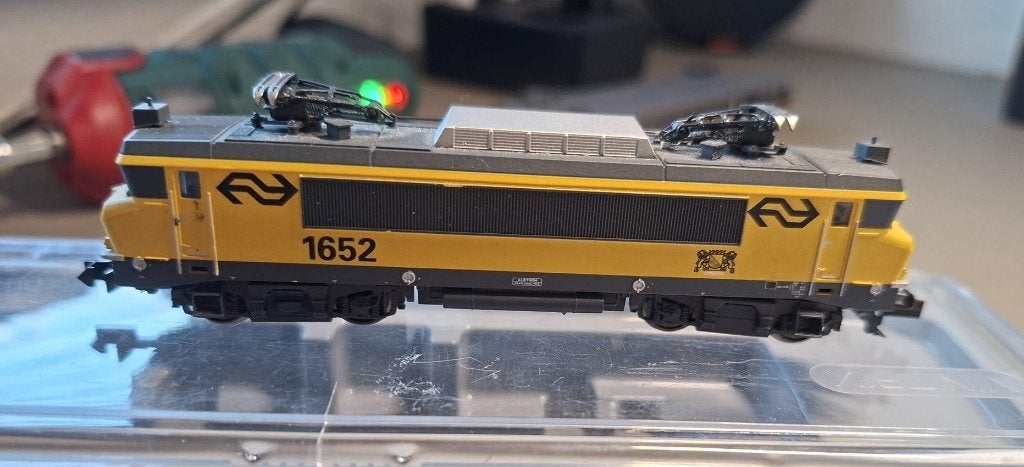 Minitrix NS 1652  geel/grijze NS-uitvoering., Gebruikt, Trix, Ophalen of Verzenden, NS