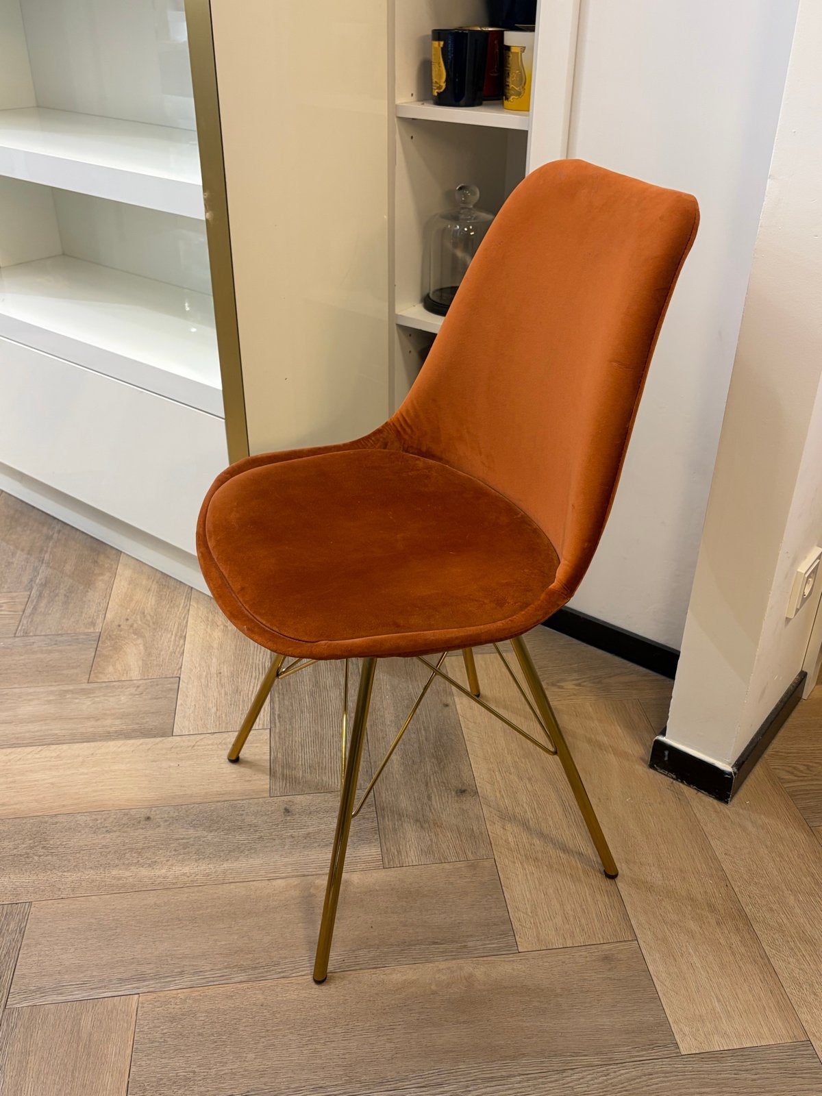 Rivièra Maison oranje fluwelen stoel met gouden poten, Ophalen, Overige kleuren, Zo goed als nieuw, Eén