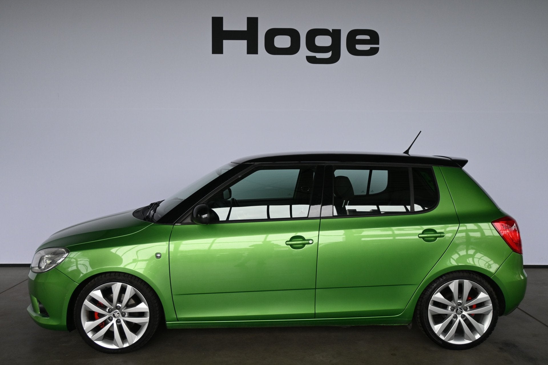 Skoda Fabia 1.4 TSI RS 180PK! Automaat Clima Carplay Cruise, Euro 5, Stof, Gebruikt, 4 cilinders