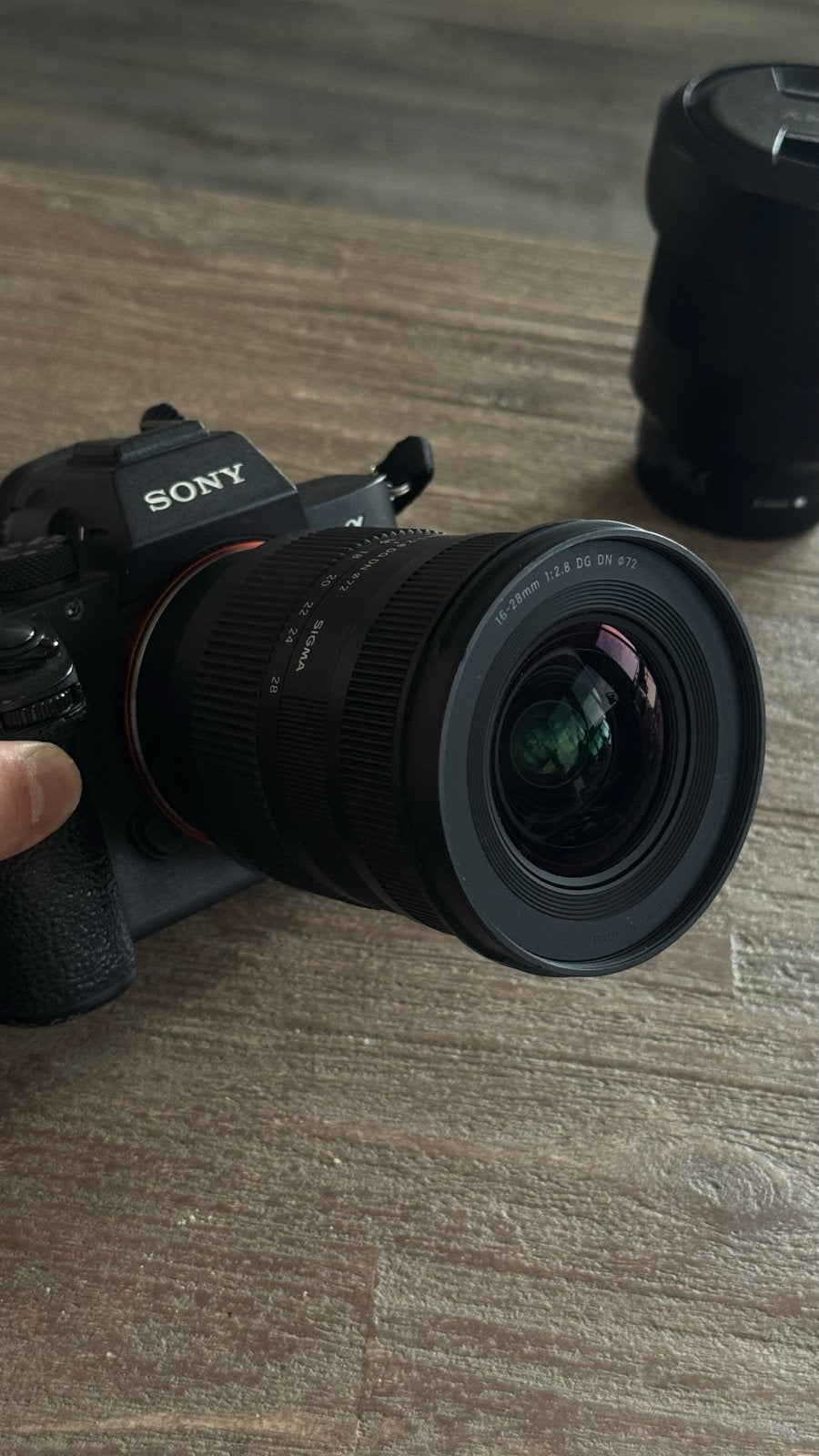 Sigma 16-28mm F2.8 DG DN Contemporary Sony E-mount, Ophalen of Verzenden, Zo goed als nieuw, Groothoeklens, Zoom