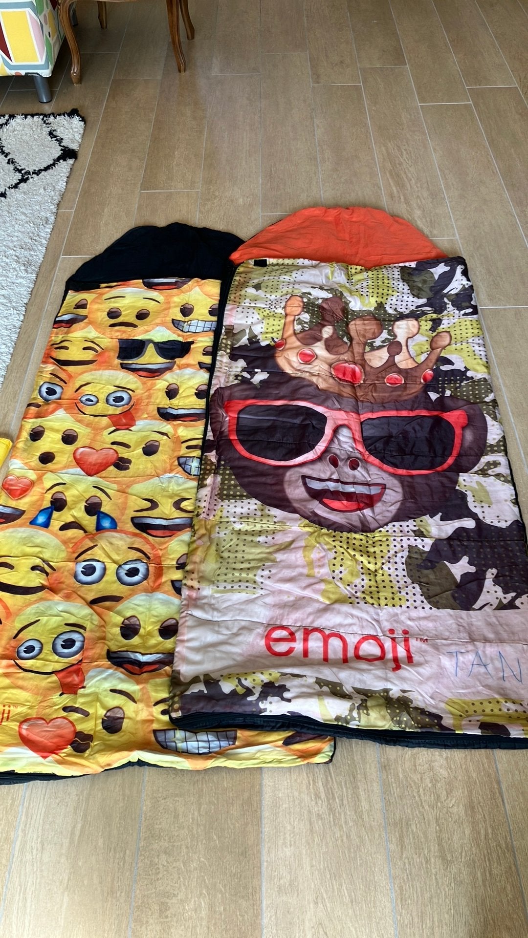 Kinderslaapzak 2 stuks, Emoji thema, dun, gratis, Ophalen, Gebruikt