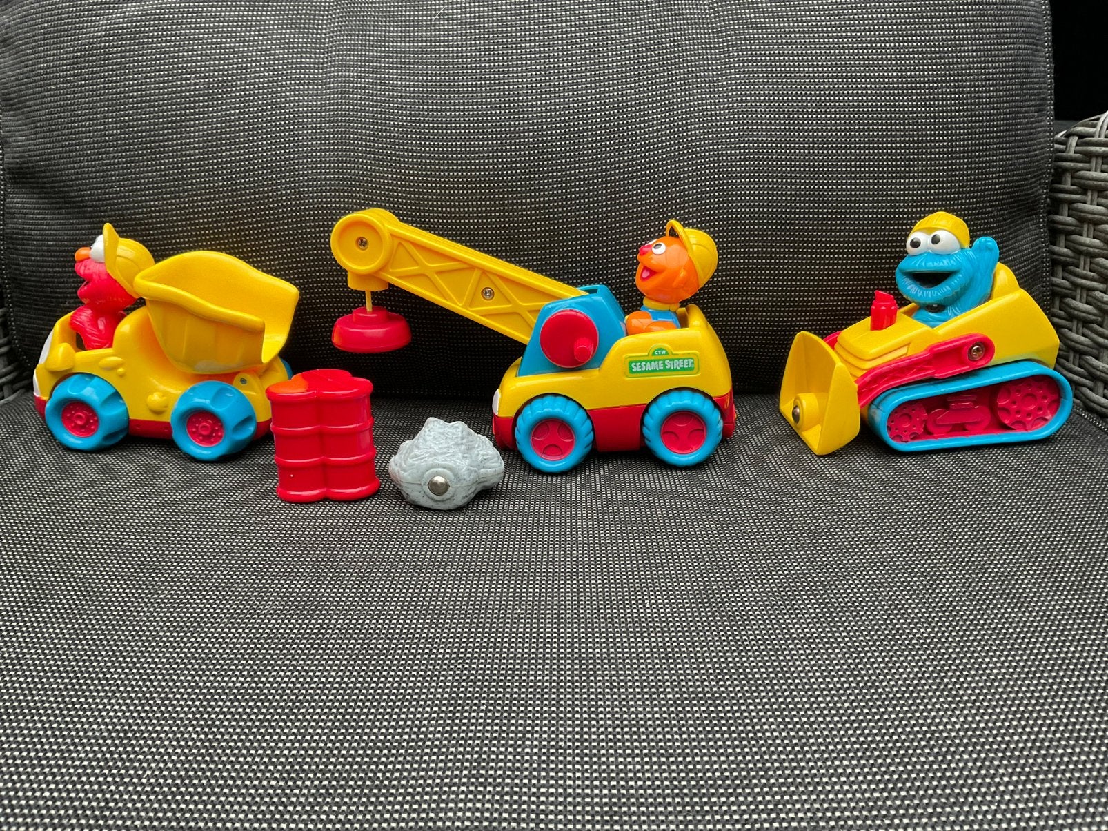3 Sesamstraat preschool Elmo Koekiemonster en Ernie, Verzamelen, Ophalen, Overige figuren, Zo goed als nieuw, Beeldje of Figuurtje