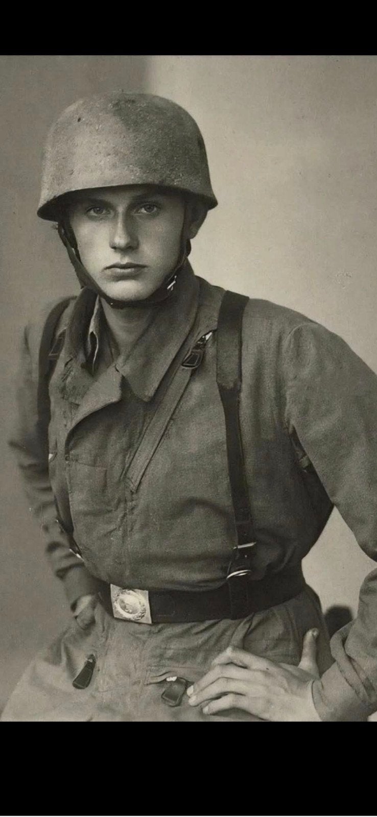 Mooie m38 camo steenslag Fallschirmjagerhelm, Verzamelen, Militaria | Tweede Wereldoorlog, Ophalen of Verzenden, Nederland, Kleding of Schoenen
