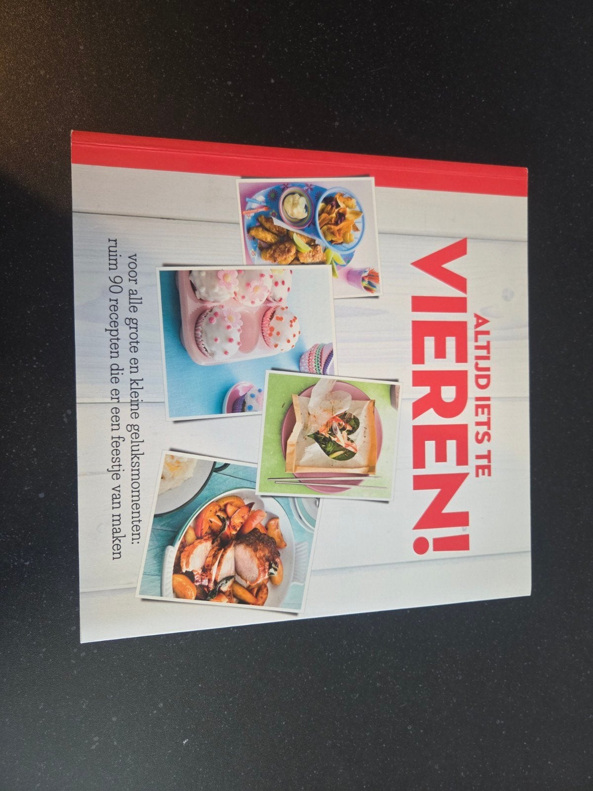 Altijd iets te vieren! Albert Heijn kookboek, Albert Heijn, Ophalen of Verzenden, Zo goed als nieuw, Hoofdgerechten