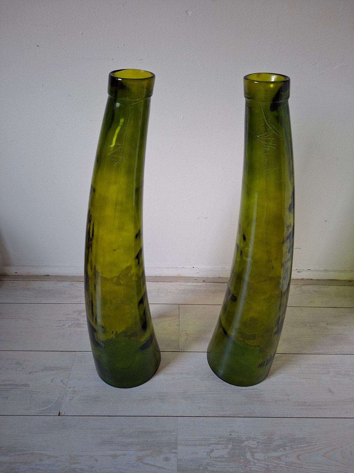 Set van 2 Groene Gebogen Glazen Vazen, Ophalen of Verzenden