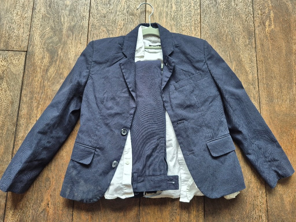 Aangeboden: Net pak jongen, broek colbert blouse maat 128, Ophalen of Verzenden, Zo goed als nieuw, Overige maten, Blauw