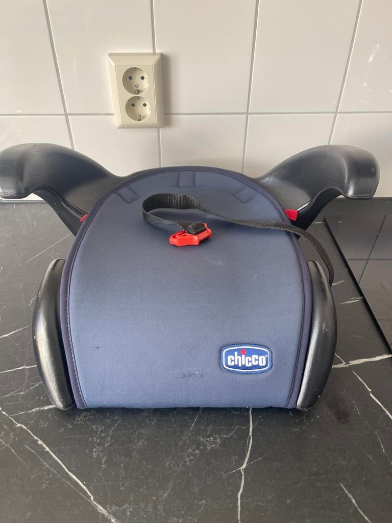 AUTO KINDERSTOEL Stoelverhoger chicco 15-36 kg, Ophalen of Verzenden, Zo goed als nieuw