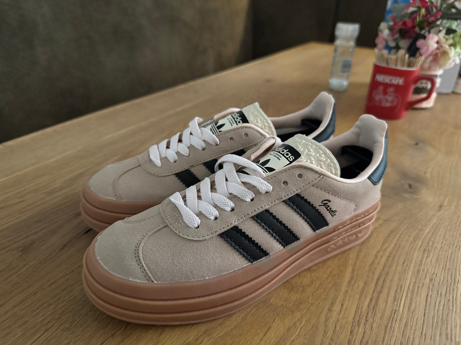 Adidas Gazelle Platform Beige/Zwart – Nieuw – Maat 37⅓, Ophalen of Verzenden, Zo goed als nieuw, Beige, Sneakers of Gympen