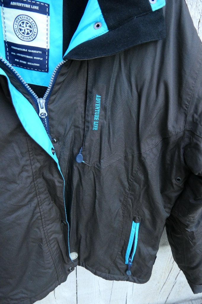 Mooie winterjas van merk Adventure line, Kleding | Dames, Bruin, Maat 42/44 (L), Ophalen of Verzenden, Zo goed als nieuw