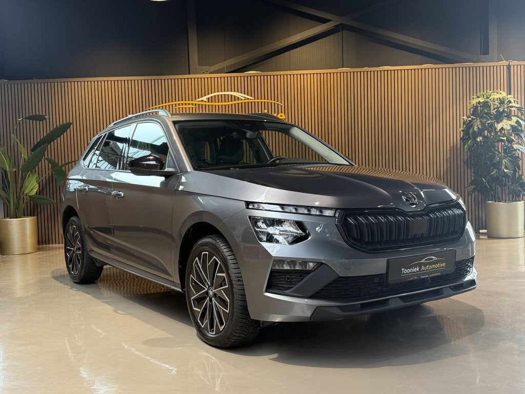 Skoda Kamiq Black Dots 1.0 TSI Business Edition Stoelverwarm, Auto's, Skoda, Stof, Gebruikt, Blauw, 116 pk