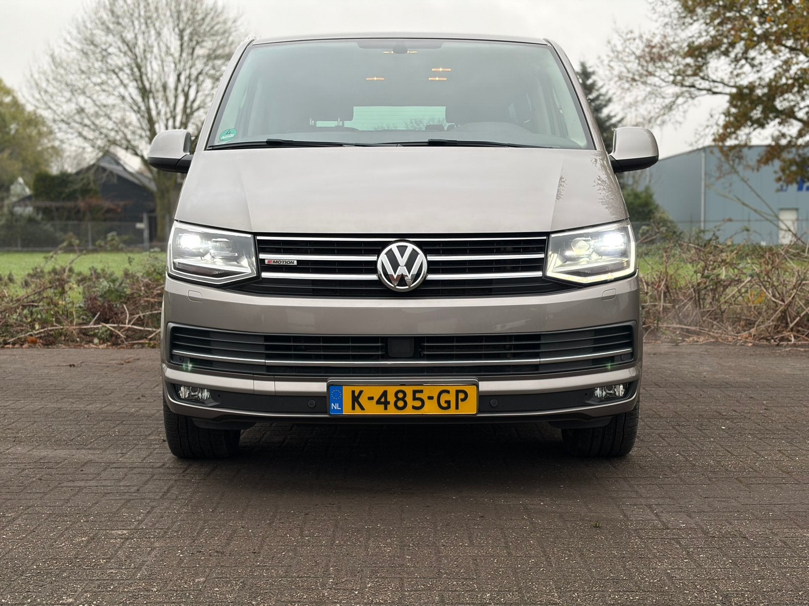 Volkswagen Multivan Combi 2.0 TDI 204pk 7-DSG 4MOTION BMT, Auto's, Volkswagen, 2095 kg, 15 km/l, Zwart, 241 €/maand