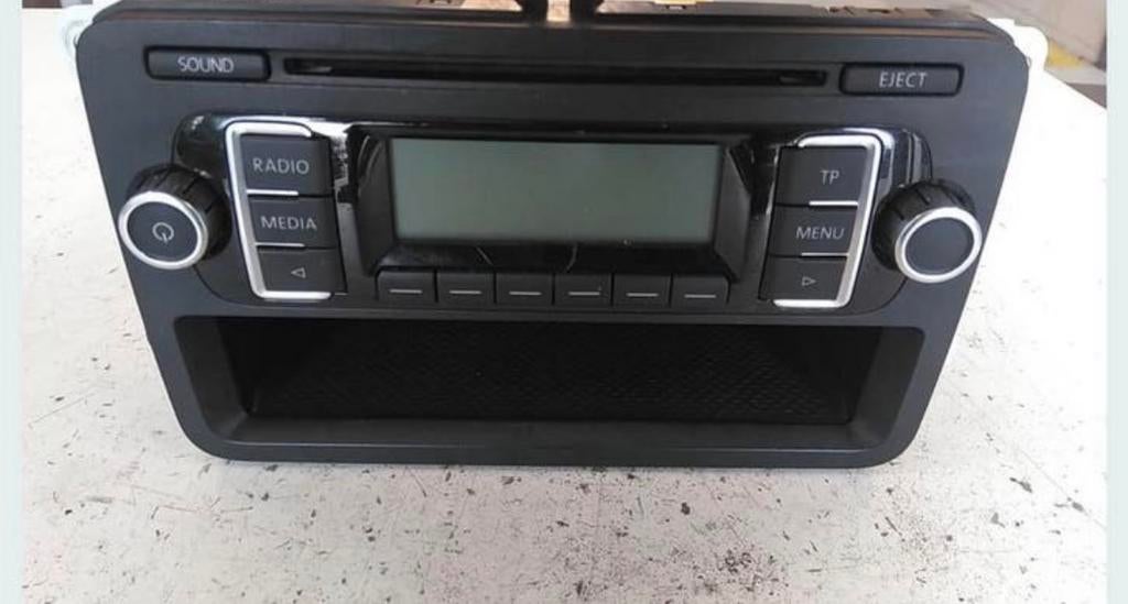 Orginele volkswagen radio, Auto diversen, Autoradio's, Zo goed als nieuw, Ophalen of Verzenden
