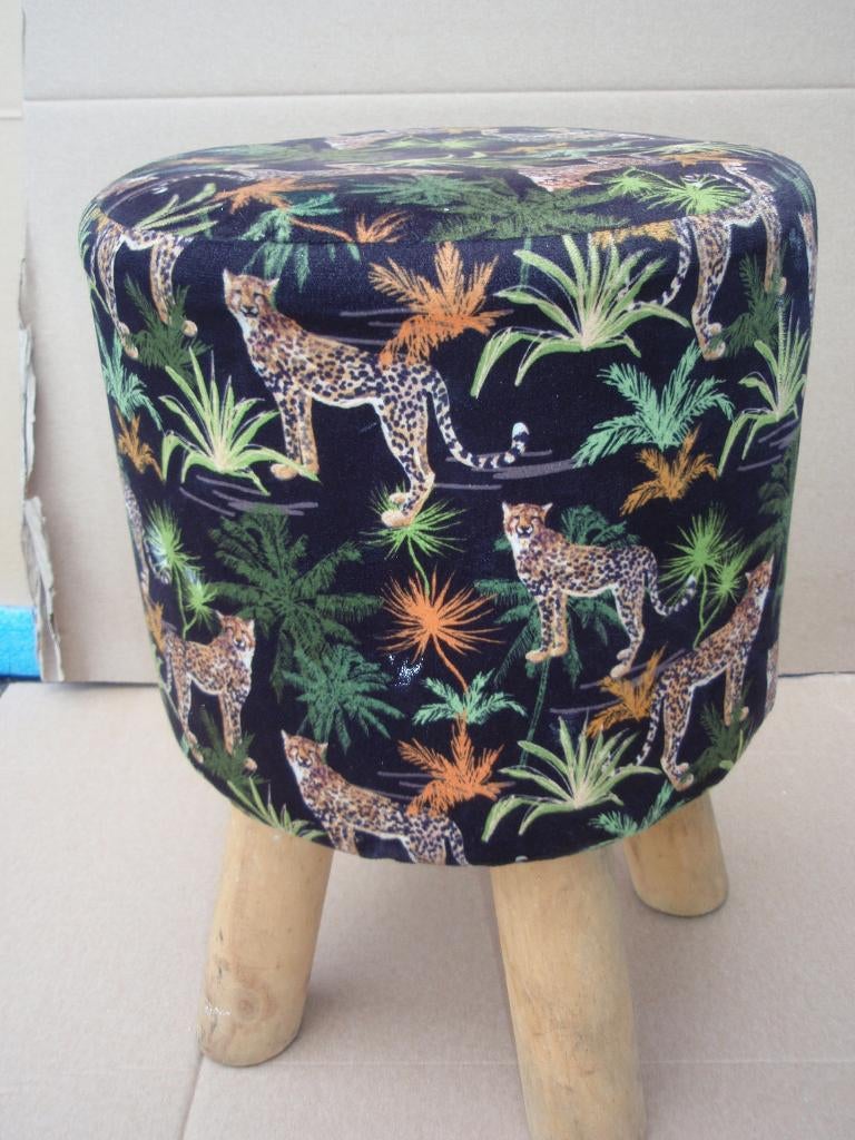 Leuk vierpotig bijzet krukje met jungle print, Ophalen, Zo goed als nieuw, Hout