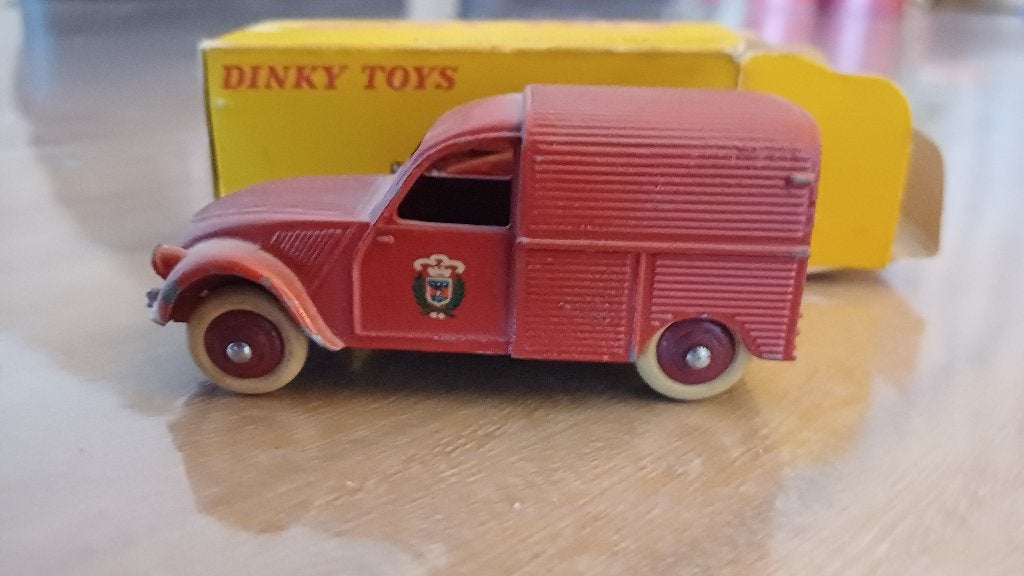 dinky toys (Fr) citroen 2CV Brandweer no.25D met box., Ophalen of Verzenden