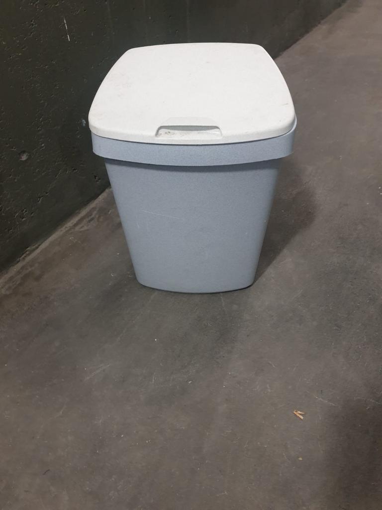 Prullenbak curver, Kunststof, Ophalen of Verzenden, Minder dan 50 cm, 20 tot 30 liter
