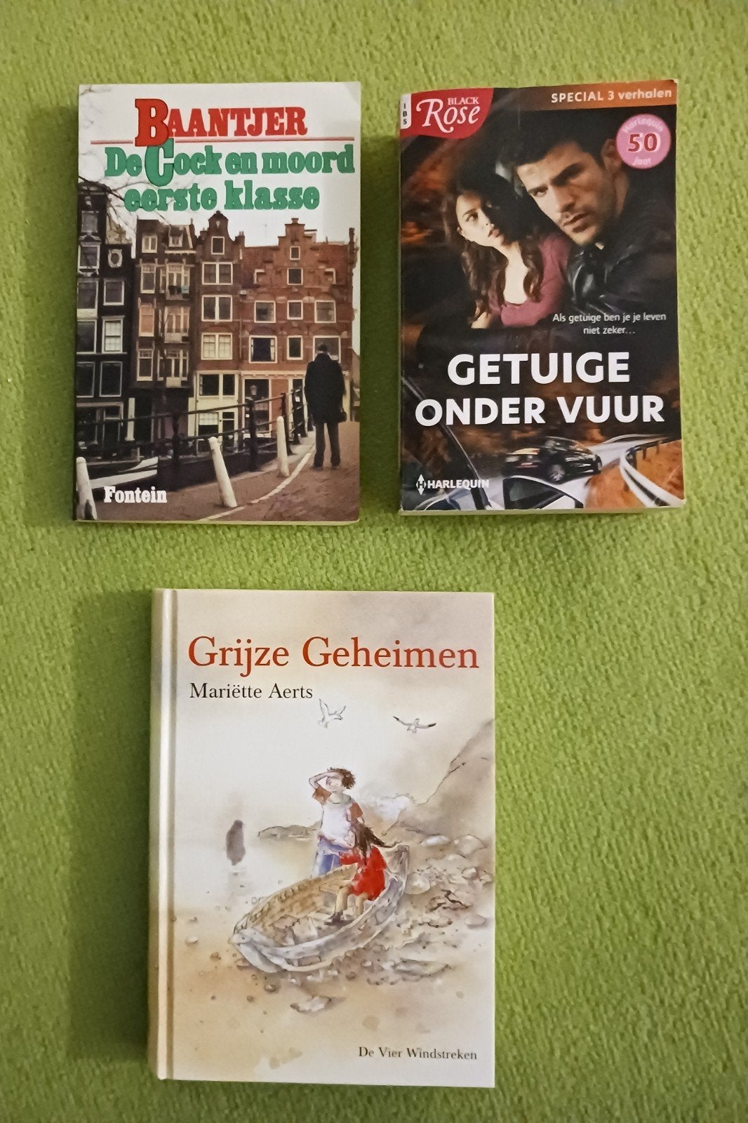 Baantjer 31, Black rose 136 en kinderboek Grijze geheimen, Boeken, Ophalen of Verzenden, Gelezen, Baantjer Harlequin Mariėtte Aerts