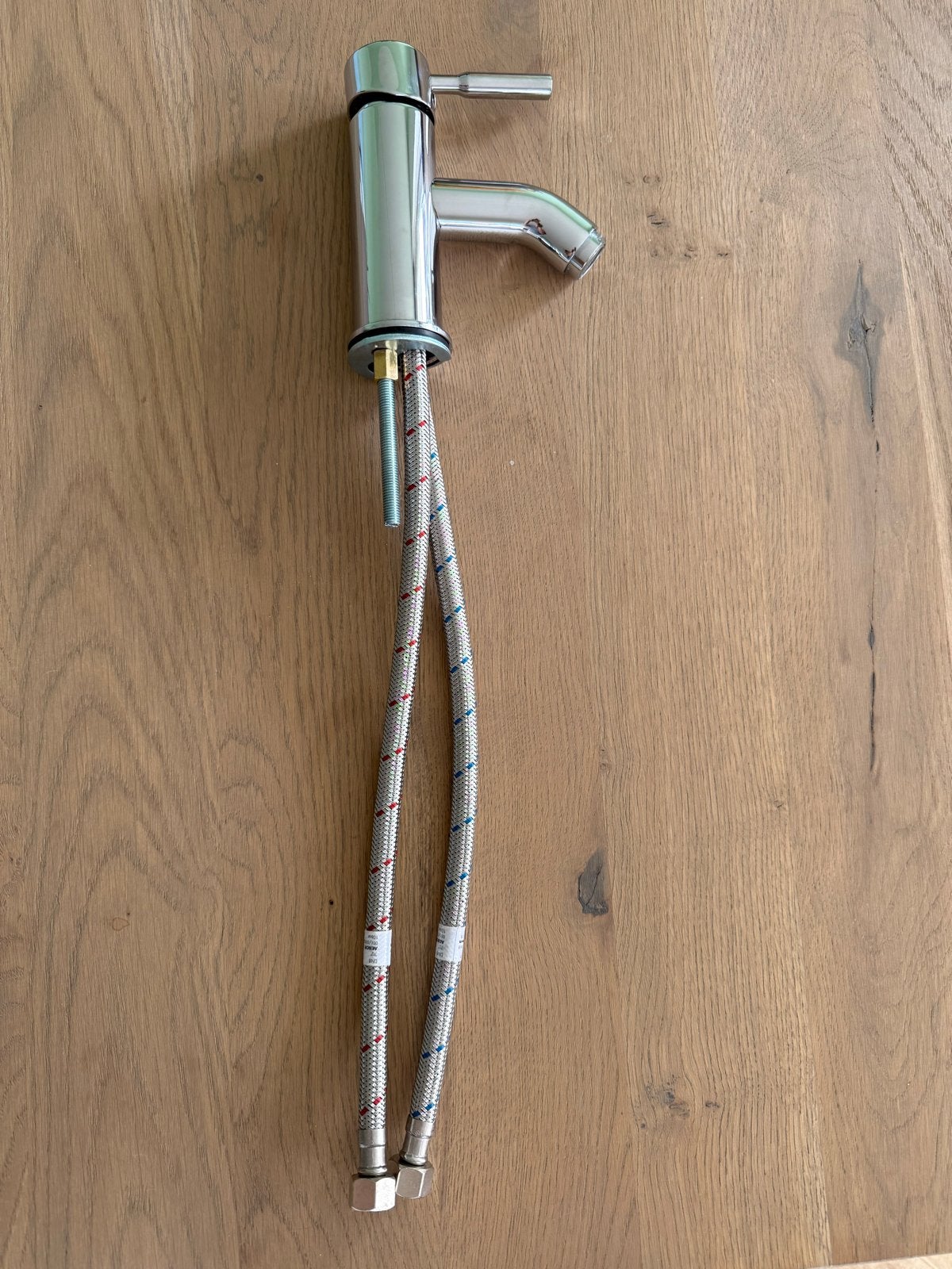 Nieuwe chromen kraan met flexibele slangen, Doe-het-zelf en Verbouw, Sanitair, Ophalen, Zo goed als nieuw, Chroom, Kraan