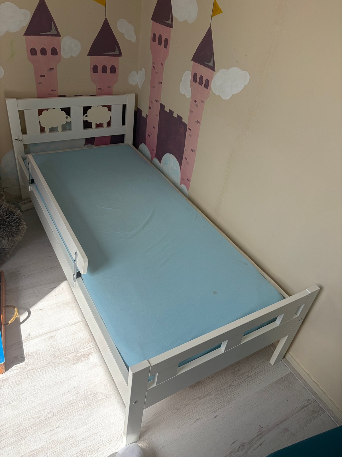 Peuterbed inclusief matras, Ophalen, 70 tot 85 cm, Zo goed als nieuw, Matras