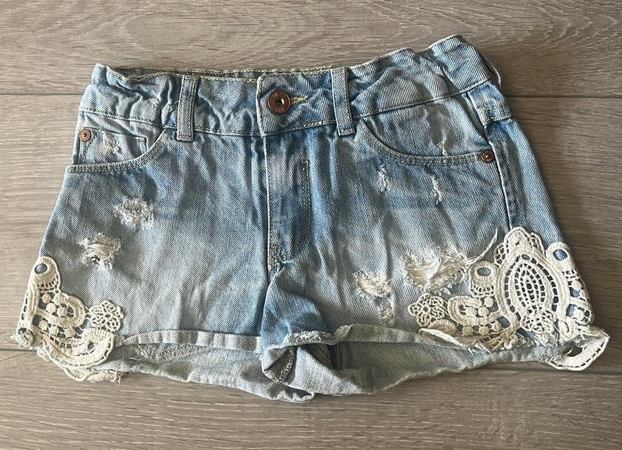 Korte broek Zara spijkerstof 128, Ophalen of Verzenden, Zo goed als nieuw, Meisje, Broek