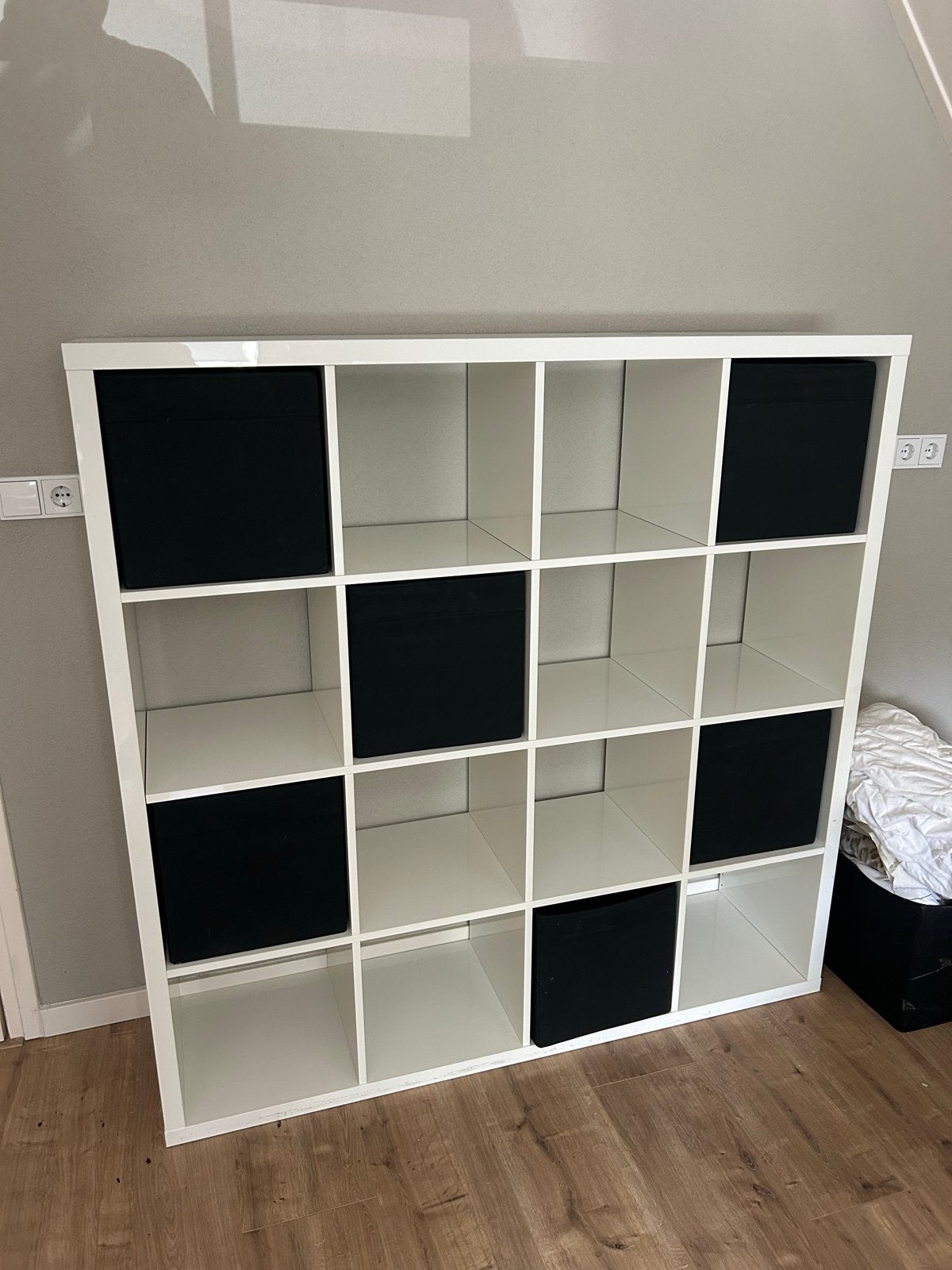 IKEA Kallax Kast 4x4 met 5 zwarte bakken, Huis en Inrichting, Ophalen, Gebruikt