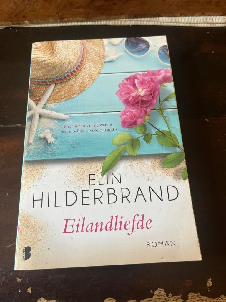 Eilandliefde - Elin Hilderbrand, Ophalen of Verzenden, Gelezen, Nederland