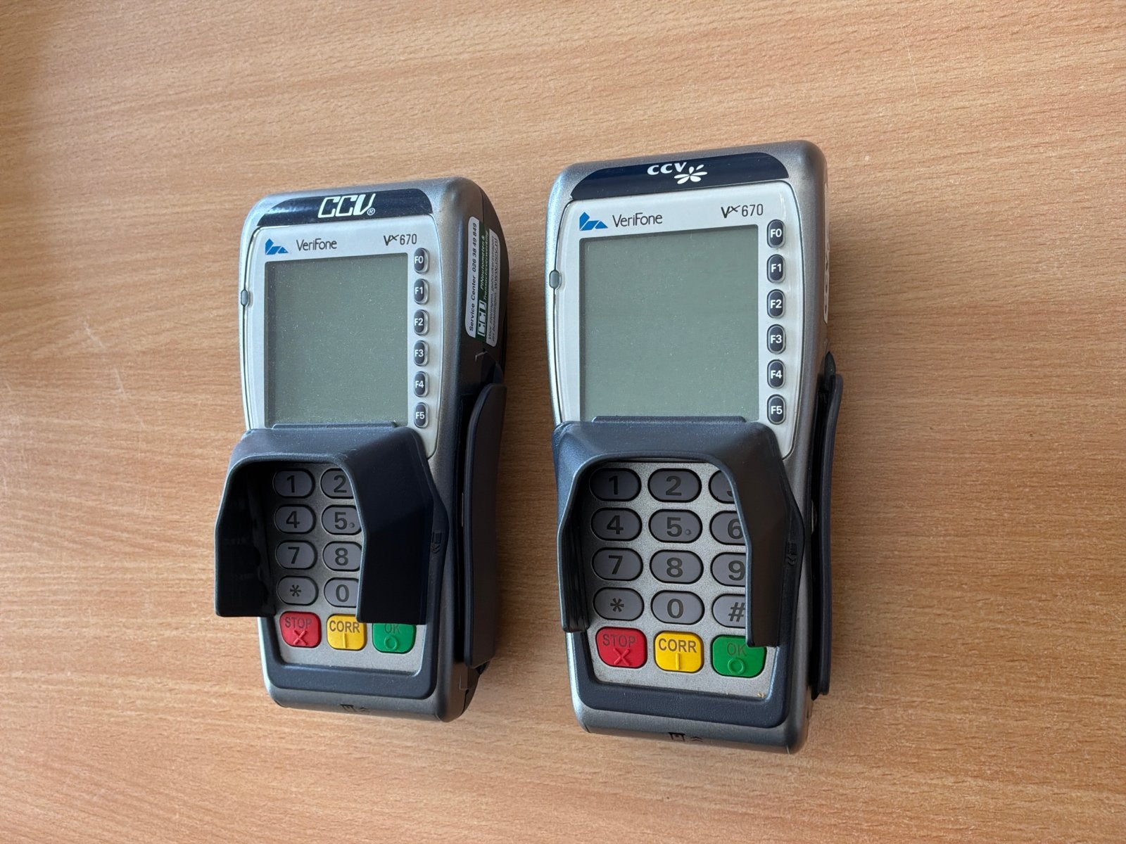 Verifone VX 670 Pinautomaat (2x) met dockingstations, Verzamelen, Elektronische Apparatuur, Ophalen