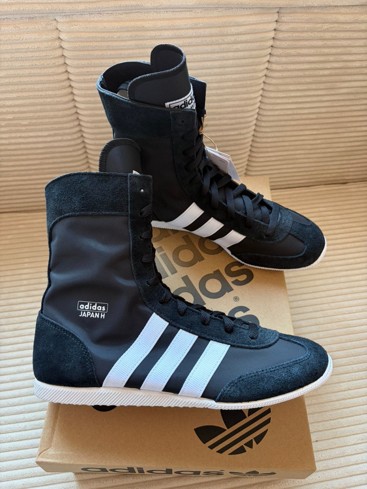 Adidas boots veter sneakers zwart wit 40 2/3, Ophalen of Verzenden, Zo goed als nieuw, Wit, Sneakers of Gympen
