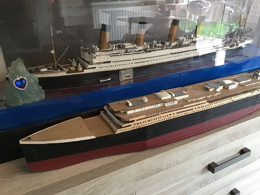 Titanic hachette 1m05 half gebouwd ., Verzamelen, Ophalen of Verzenden, Zo goed als nieuw, Foto of Kaart