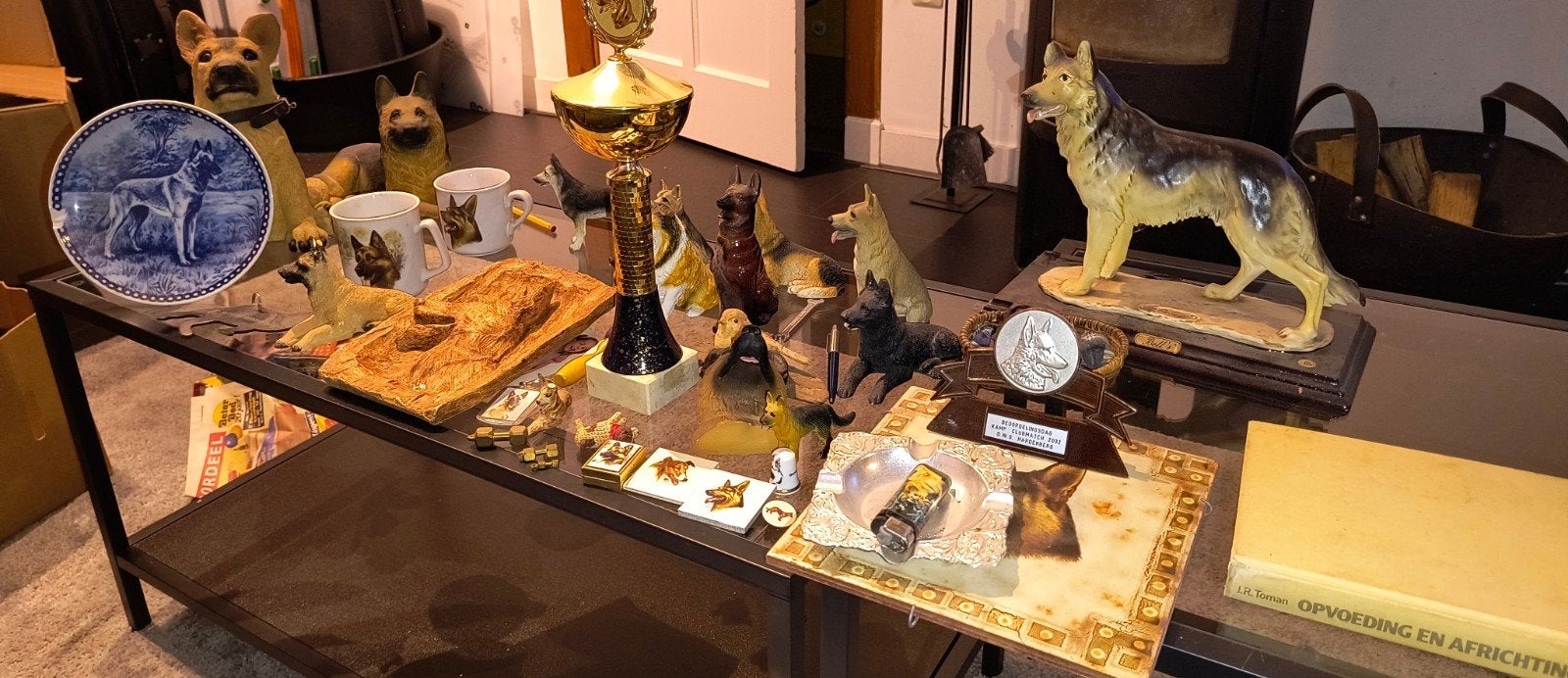 Verzameling Duitse Herder Beeldjes en Memorabilia, Ophalen of Verzenden, Zo goed als nieuw, Hond of Kat, Beeldje of Figuurtje