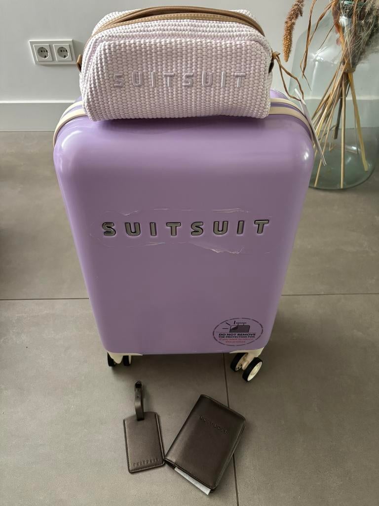 Suitsuit royal lavender 55cm, Sieraden, Tassen en Uiterlijk, Koffers, Nieuw, Hard kunststof, 50 tot 60 cm, Minder dan 35 cm, Slot