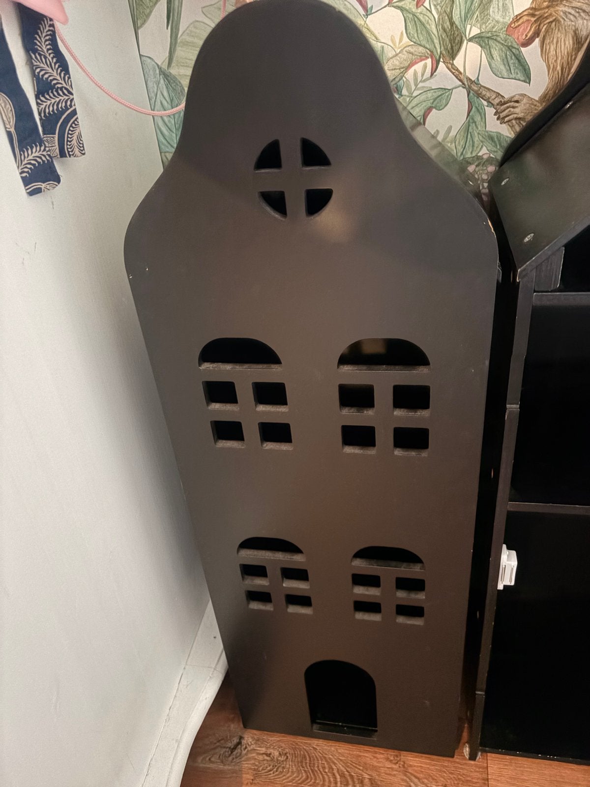 Zwart Grachtenpand Kastje / Poppenhuis van Hema, Ophalen, Gebruikt, Poppenhuis