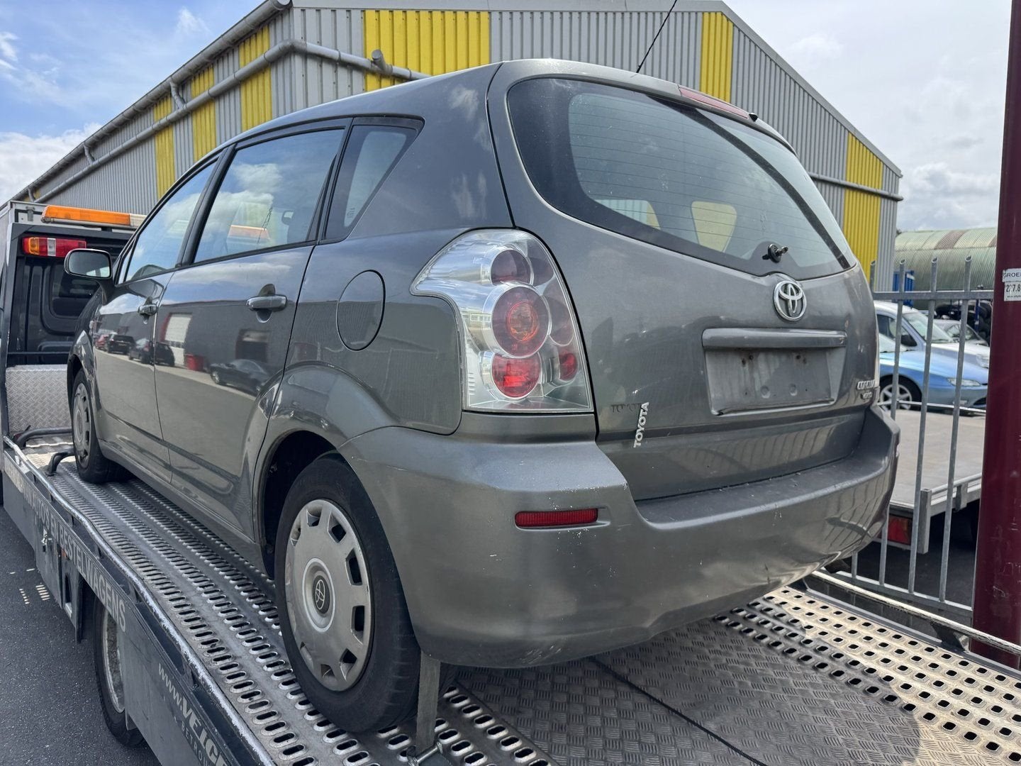 Foto 7 van Toyota Corolla Verso 2.0 D 2005 veel onderdelen voorradig