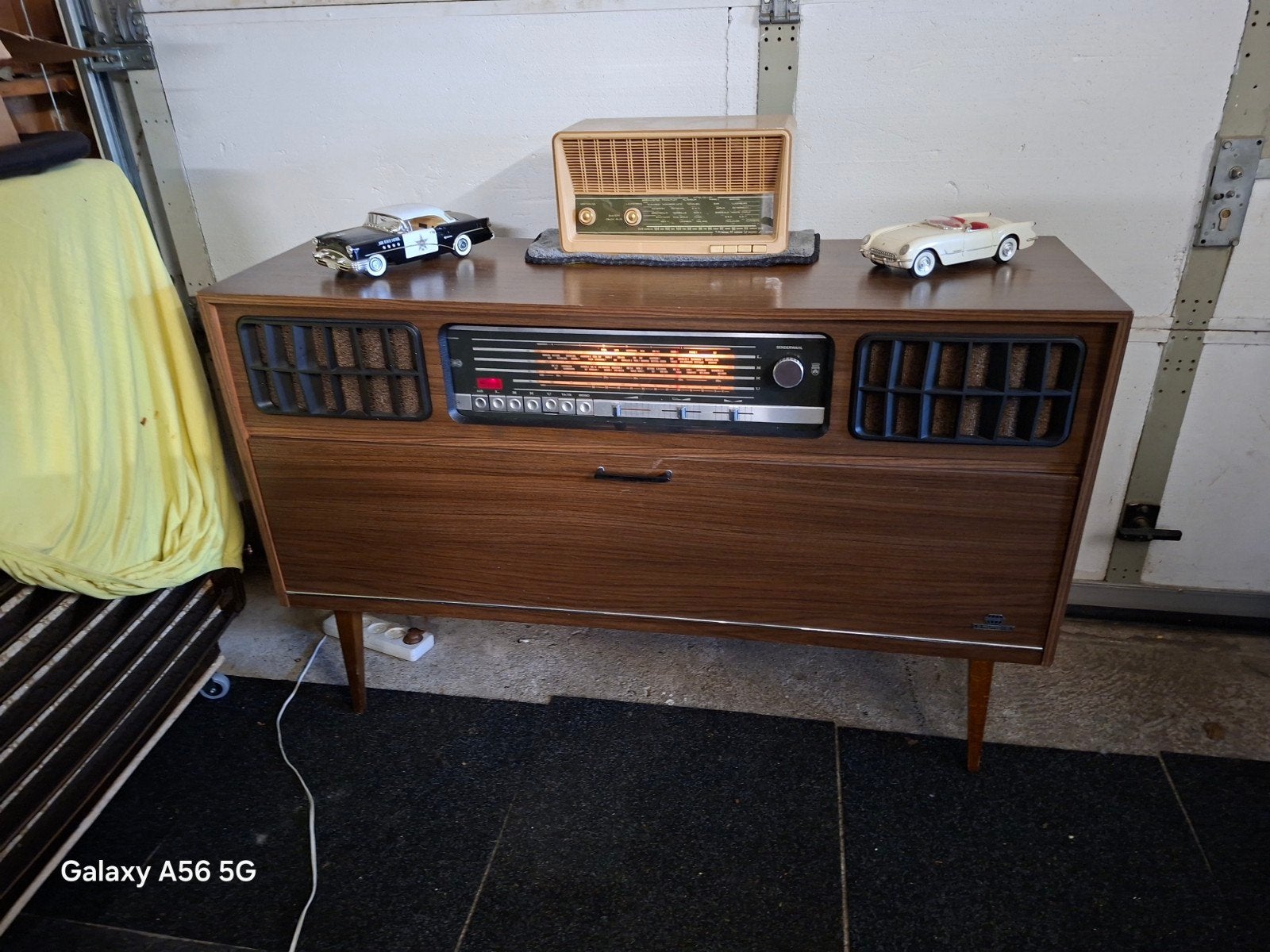 Prachtig radiomeubel van gründig met platenspeler, Ophalen of Verzenden