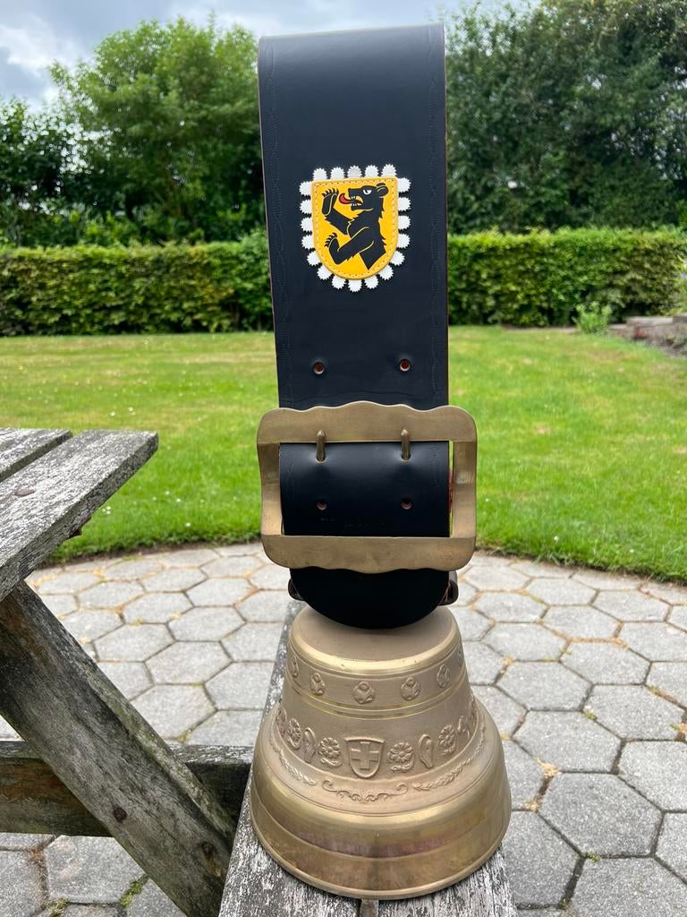 Grote gegoten Bronzen KOEBEL - GUSSET Uetendorf Zwitserland, Ophalen of Verzenden, Zo goed als nieuw, Overige typen