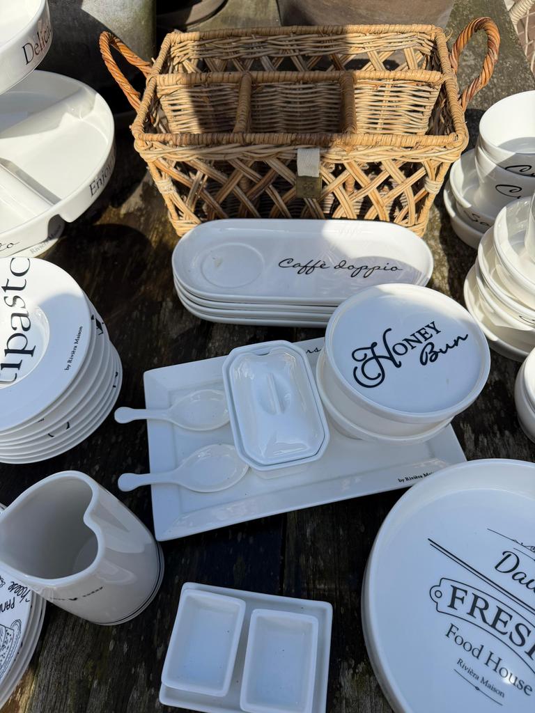 Grote partij Riviera Maison servies, Huis en Inrichting, Keuken | Servies, Gebruikt, Compleet servies, Overige stijlen, Keramiek