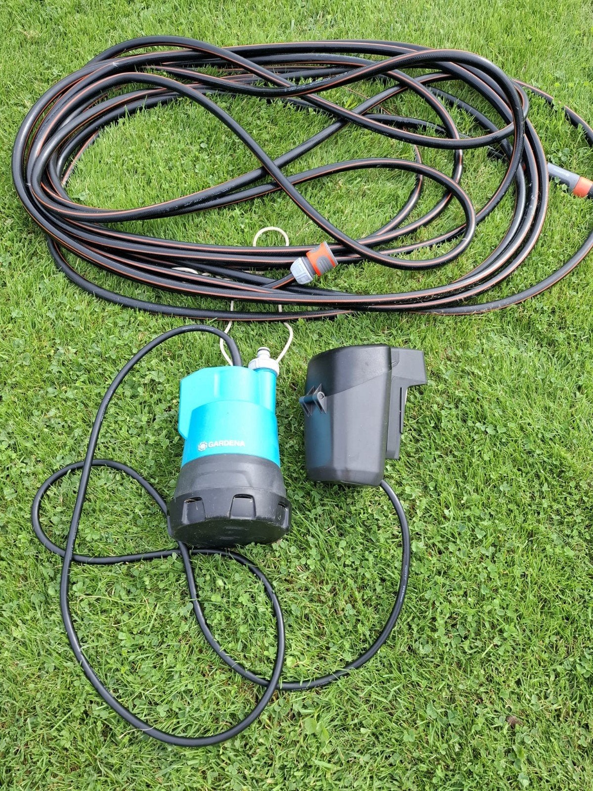Gardena dompelpomp met accu en lader, 1.5 jaar oud, Ophalen, Gebruikt, Accu, Dompelpomp