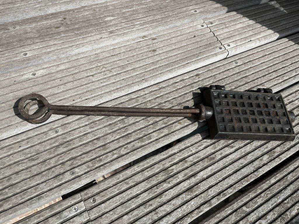 Antiek gietijzeren wafelijzer / kniepertjesijzer, Ophalen of Verzenden