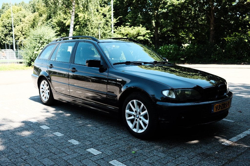 BMW 316i Touring Special Edition (2004) – lederen bekleding, Auto's, BMW, Achterwielaandrijving, 1250 kg, Zwart, 4 cilinders
