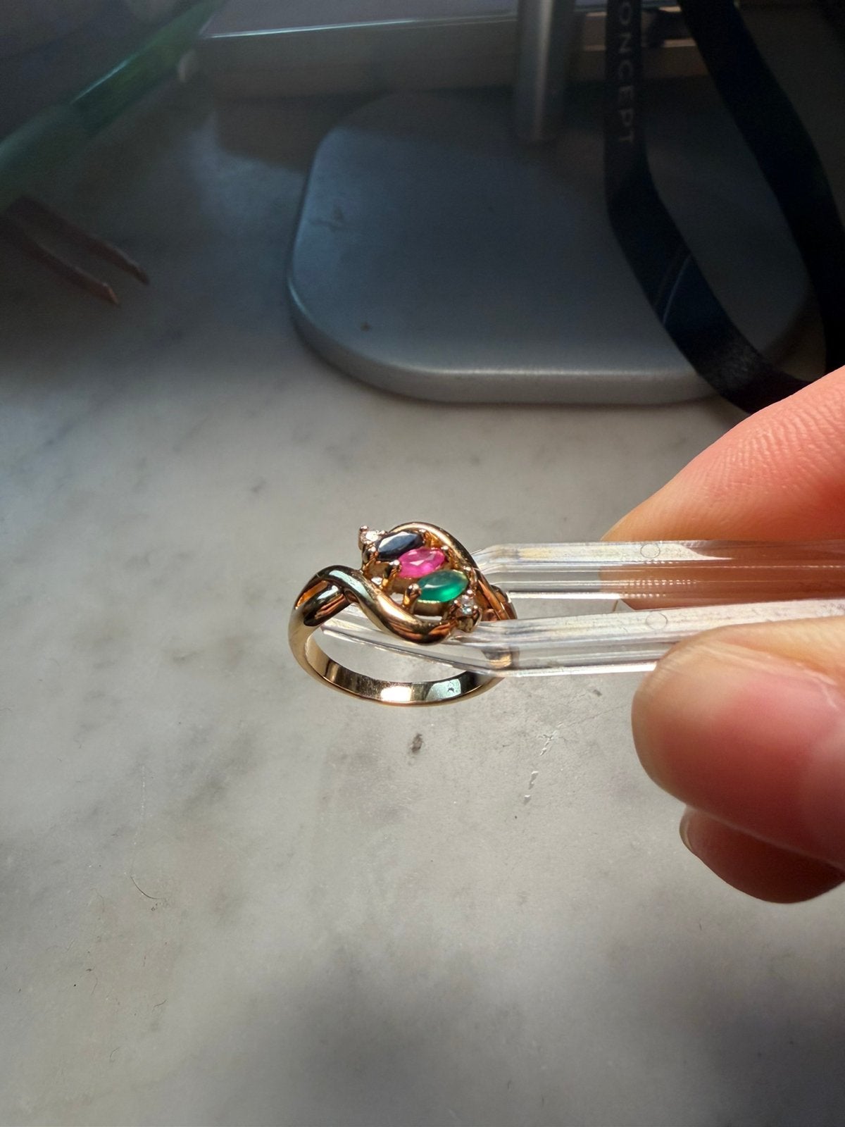 Vergulde vintage ring met gekleurde stenen 14k, Overige materialen, Gebruikt, Overige kleuren, Ophalen of Verzenden