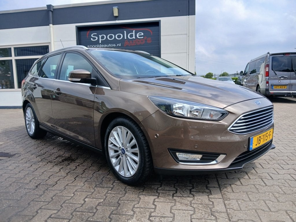 Ford FOCUS Wagon 1.5 Titanium/133.000Km Nap/NL Auto, Dealer onderhouden, Stof, 4 cilinders, Automatische klimaatregeling