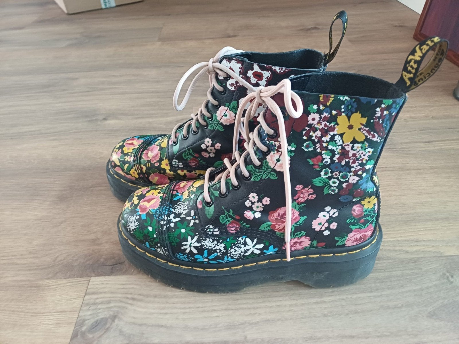 Dr. Martens Boots bloemenprint  Maat 40, Zwart, Lage of Enkellaarzen, Ophalen of Verzenden, Dr. Martens