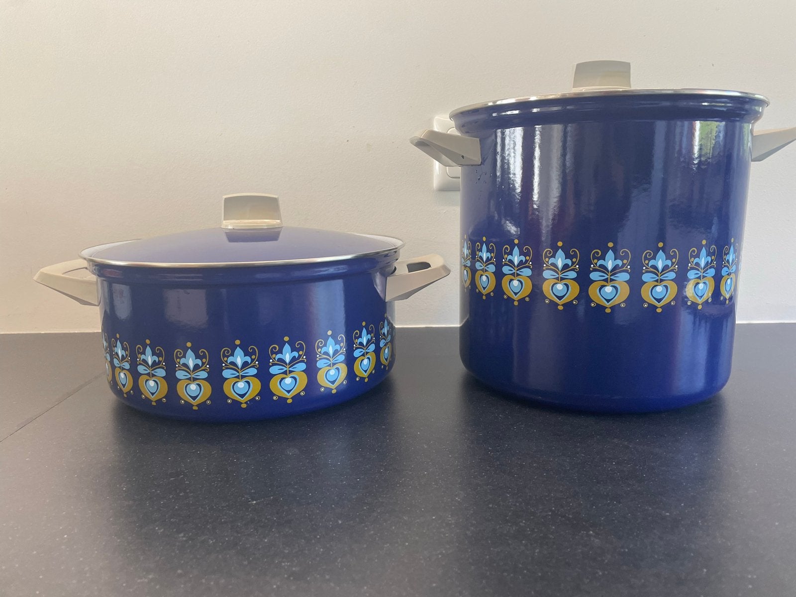 Vintage retro emaille pannenset jaren '70 - soep- en kookpan, Gebruikt, Met deksel, Pannenset, Ophalen of Verzenden