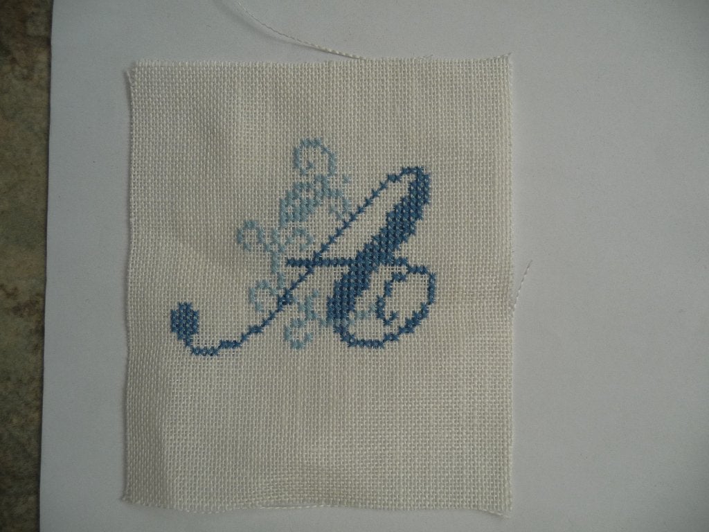 1 x mini borduurwerkje letter A en 5 x kant applicatie, Ophalen of Verzenden, Zo goed als nieuw, Handborduren, Onderdeel of Toebehoren