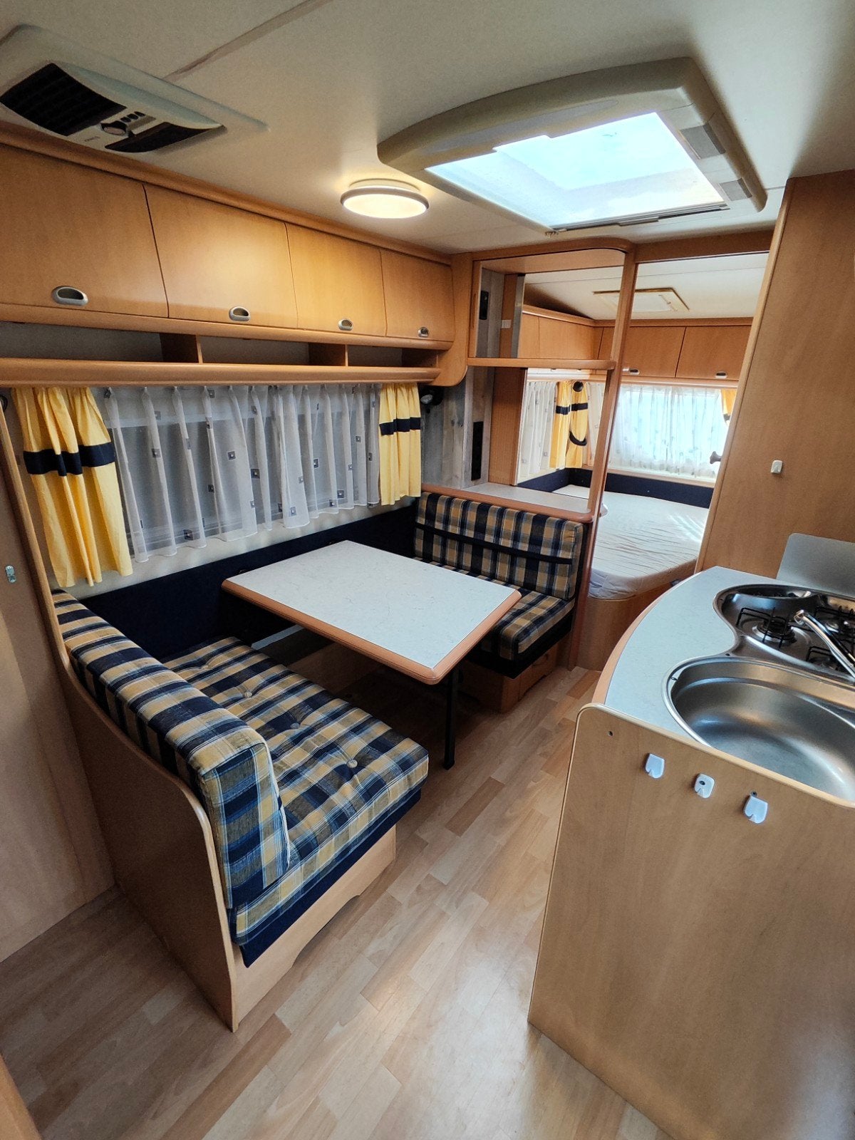 Hobby 500 kmfe - De Luxe Easy Caravan met Mover en Airco, Hobby, Treinzit, Particulier, Schokbreker
