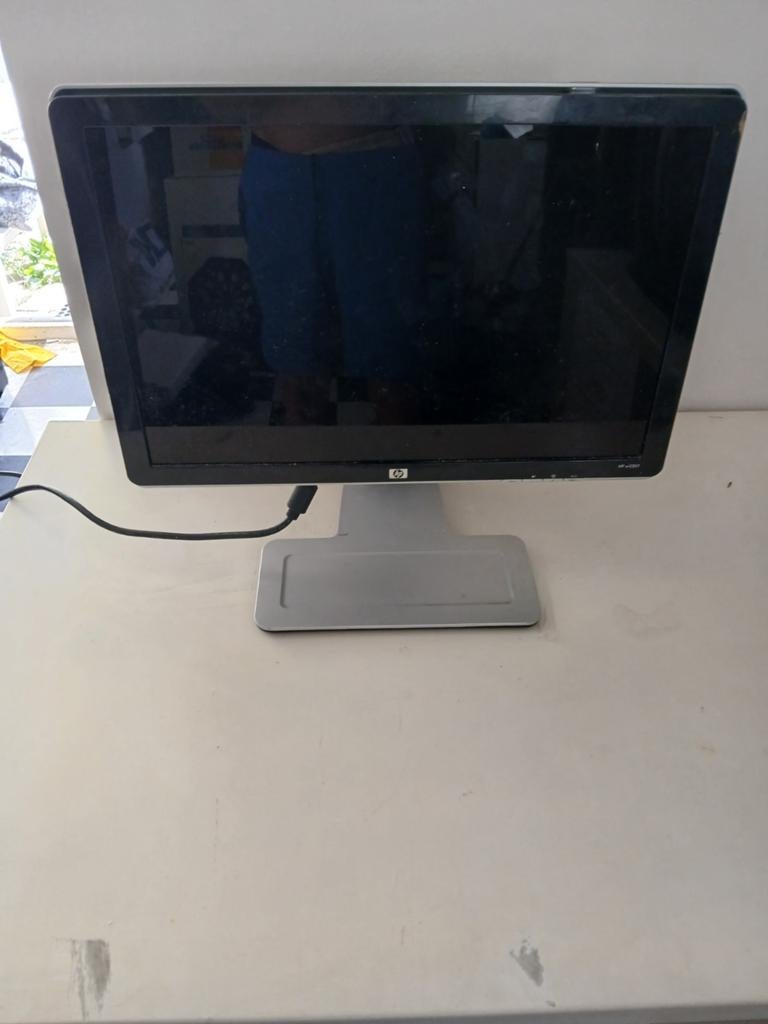 HP 22-inch LCD Monitor (HSTND-2271-F) - Gebruikt, Computers en Software, Monitoren, Ophalen of Verzenden, HP, 60 Hz of minder