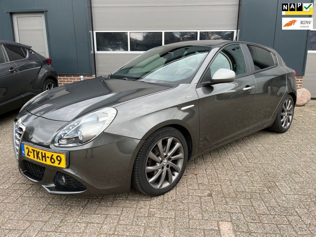 Alfa Romeo Giulietta 1.4 T Veloce-Trekhaak-Cruisecontrol-Cli, Voorwielaandrijving, Euro 5, Gebruikt, 4 cilinders