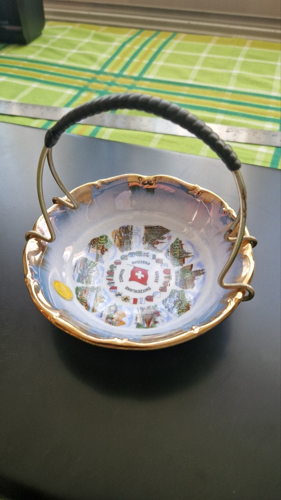 Decoratieve Zwitserse schaal met handvat, 13cm, Ophalen of Verzenden