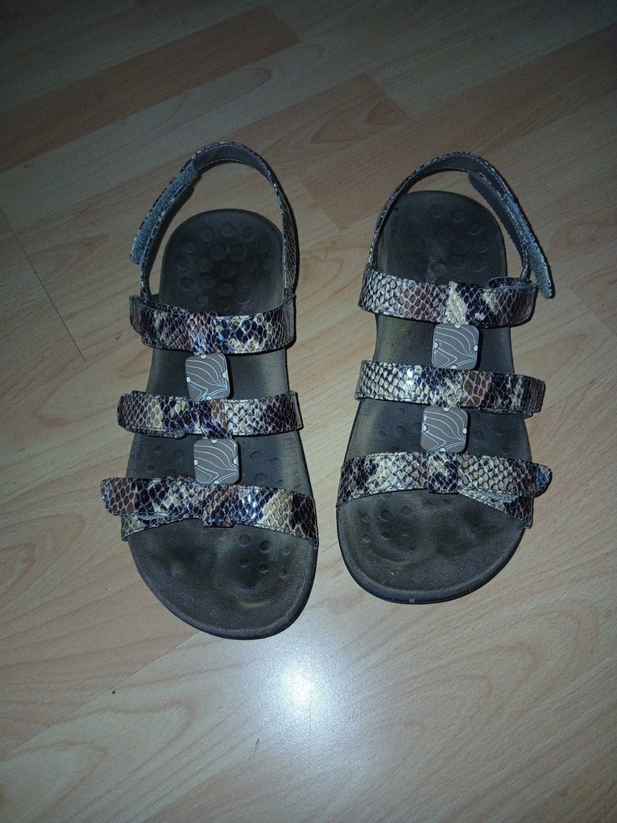 Vionic Sandalen Maat 40 Slangenprint Zeer Goed Onderhouden, Bruin, Zo goed als nieuw, Vionic, Sandalen of Muiltjes