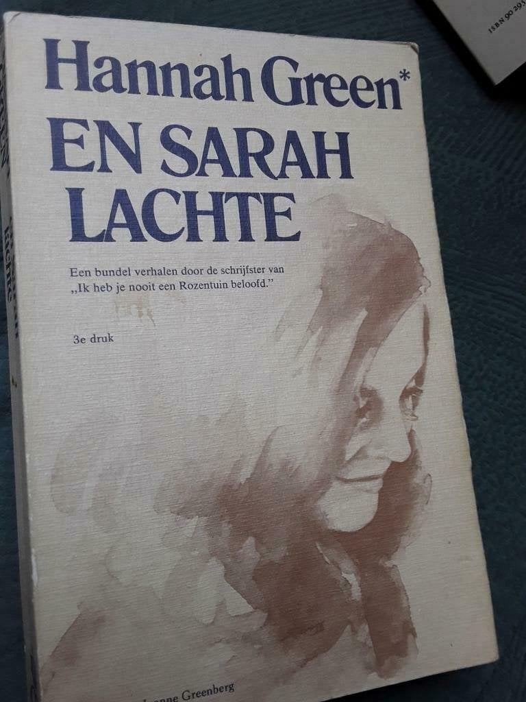 Hannah Green - En Sarah Lachte (3e druk), Ophalen of Verzenden, Gelezen, Hannah Green